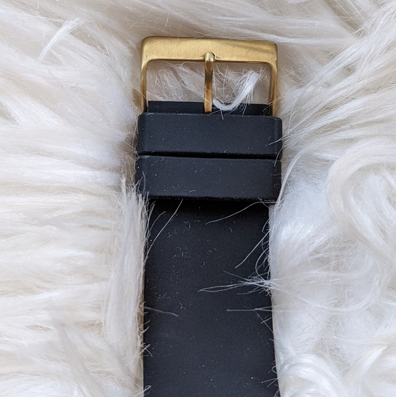 VTG Retro Two-Tone Gold & Black Men's 80's-90's Guess Watch Heavy, Works! - Picture 9 of 9